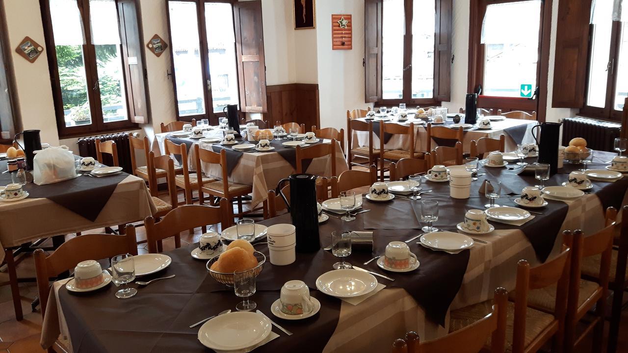 Casa Alpina De Filippi Hotel Macugnaga Bagian luar foto