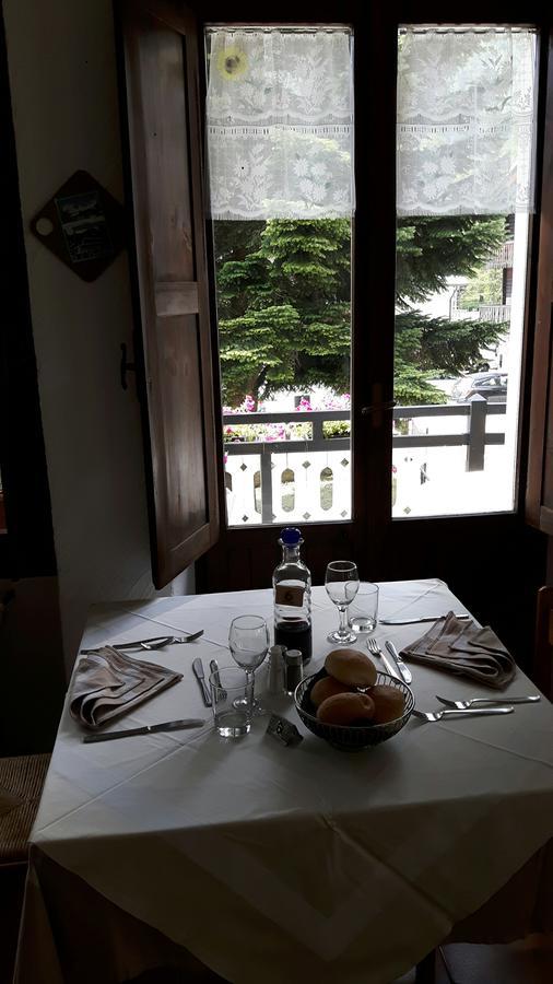 Casa Alpina De Filippi Hotel Macugnaga Bagian luar foto