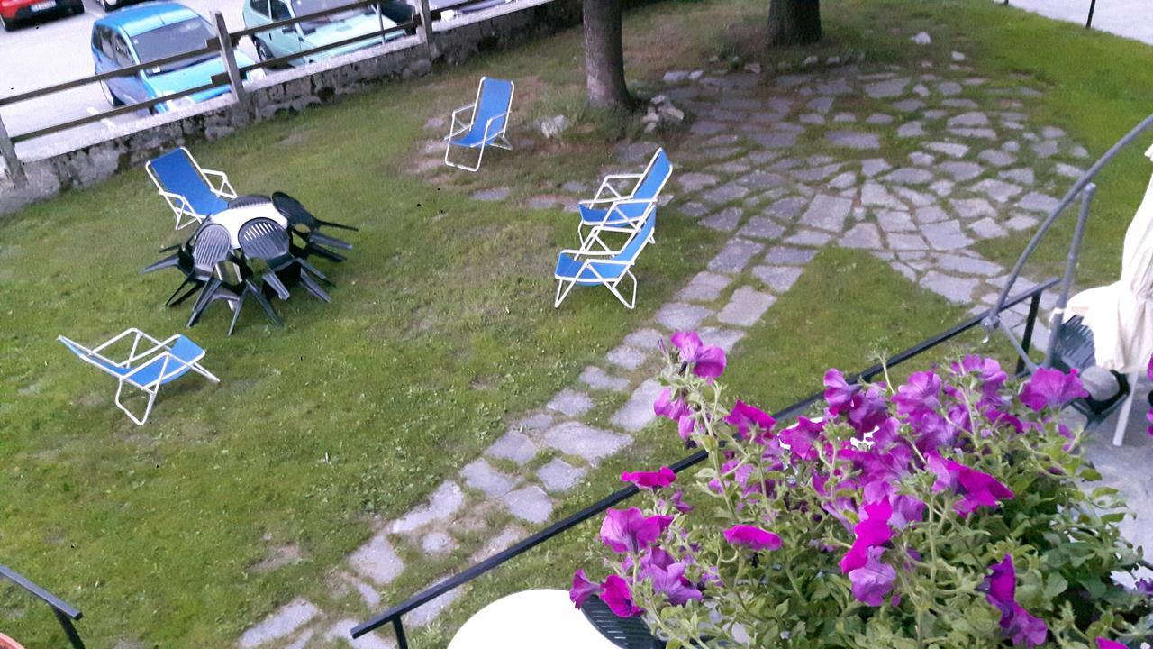 Casa Alpina De Filippi Hotel Macugnaga Bagian luar foto