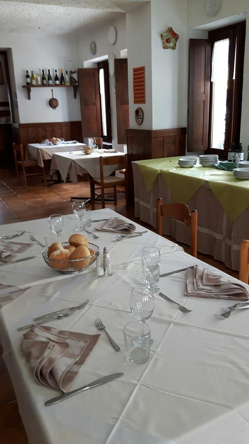 Casa Alpina De Filippi Hotel Macugnaga Bagian luar foto